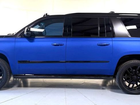 Used 2019 Cadillac Escalade ESV Premium Luxury w/ LPO, Radiant Package image 7