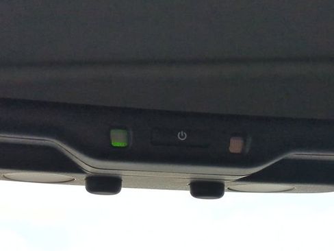 Used 2017 Jeep Wrangler Unlimited Sahara w/ Connectivity Group image 22