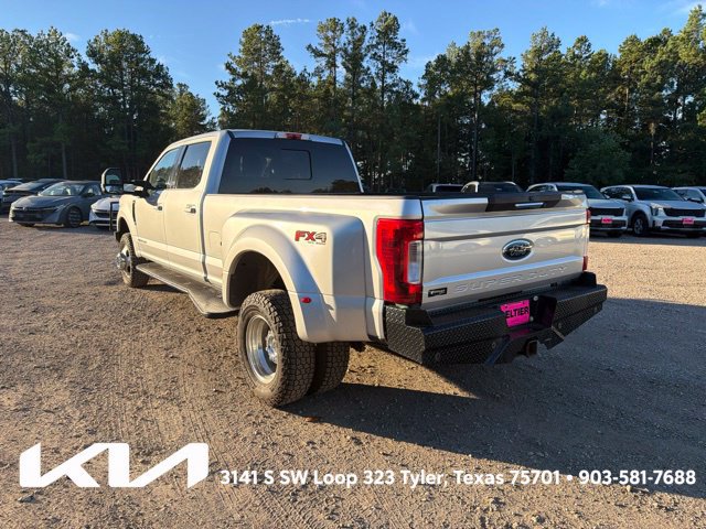 Used 2018 Ford F350 Lariat w/ Lariat Value Package AWD/4WD image 11