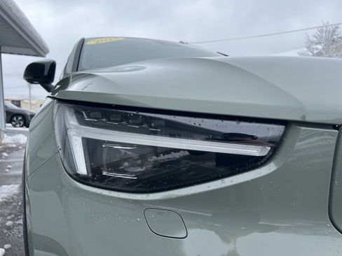 Certified 2023 Volvo C40 P8 Recharge Ultimate w/ Protection Package Premier image 14