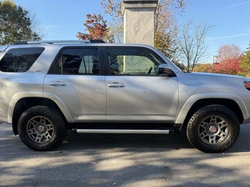 Used 2019 Toyota 4Runner SR5 image 6