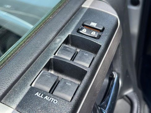 Used 2019 Toyota 4Runner Limited AWD/4WD image 18