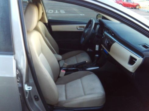 Used 2015 Toyota Corolla LE image 35