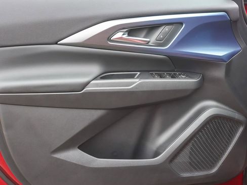 New 2026 Chevrolet Equinox EV LT image 19