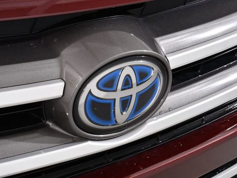 Used 2019 Toyota Highlander XLE AWD/4WD image 22