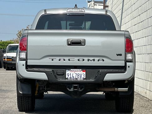 Used 2020 Toyota Tacoma TRD Off-Road w/ Technology Package AWD/4WD image 5