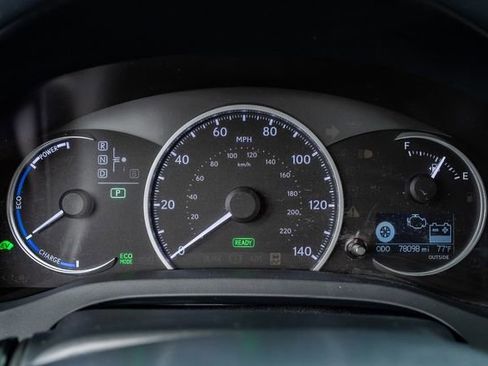 Used 2011 Lexus CT 200h Premium FWD image 25