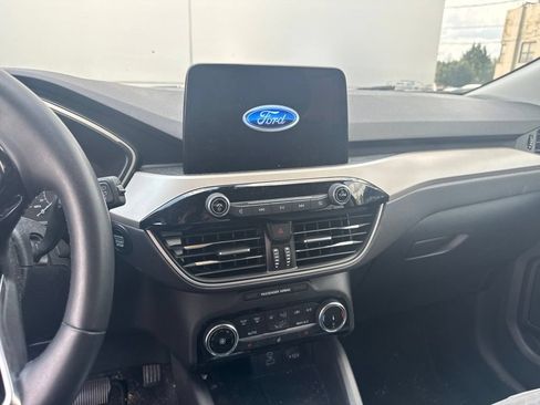 Used 2022 Ford Escape SE w/ Cold Weather Package AWD/4WD image 13