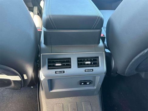 Used 2025 INEOS Grenadier Fieldmaster Edition image 11