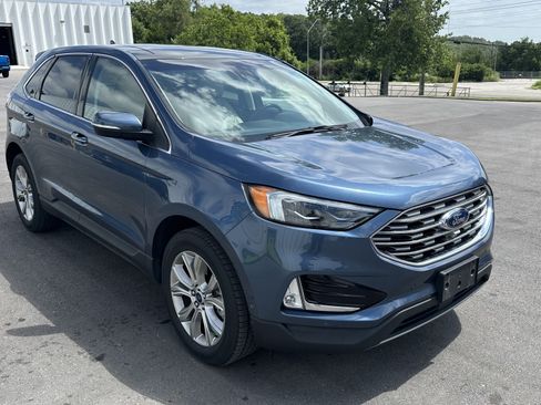 Used 2019 Ford Edge Titanium w/ Equipment Group 301A AWD/4WD image 2