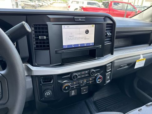 New 2025 Ford F350 XL w/ 360-Degree Camera Package RWD image 19