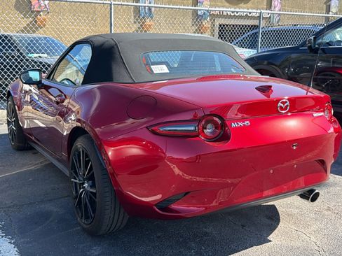 Used 2024 MAZDA MX-5 Miata Grand Touring RWD image 26