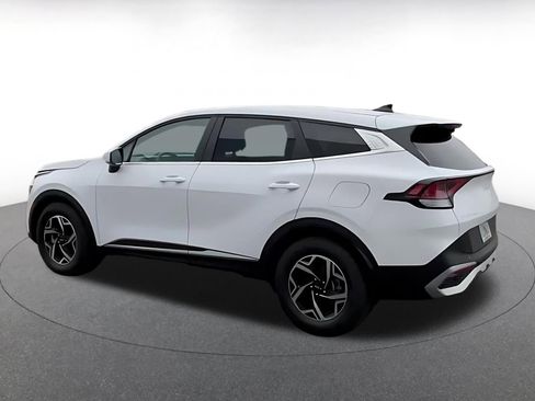 Used 2025 Kia Sportage LX FWD image 11