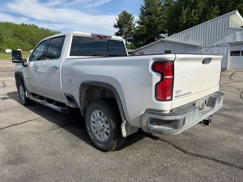 Used 2024 Chevrolet Silverado 2500 LTZ w/ LTZ Plus Package AWD/4WD image 4