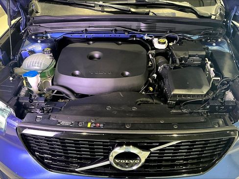 Used 2021 Volvo XC40 T5 R-Design w/ Advanced Package AWD/4WD image 29