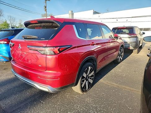 Used 2025 Mitsubishi Outlander AWD image 5
