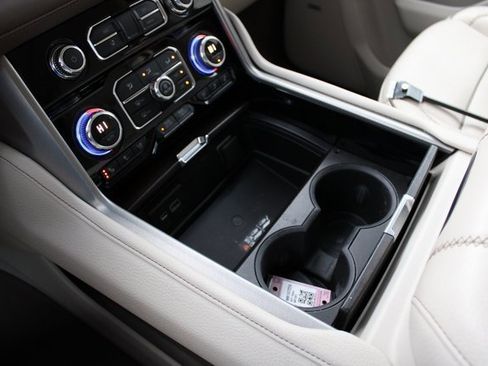 Used 2021 GMC Yukon Denali image 28