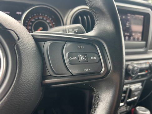 Used 2022 Jeep Gladiator Sport AWD/4WD image 23