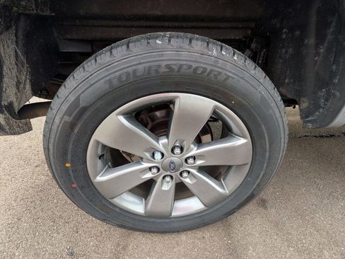 Used 2014 Ford F150 FX4 w/ Equipment Group 402A Luxury image 11