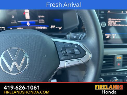 Used 2024 Volkswagen Taos SE image 17