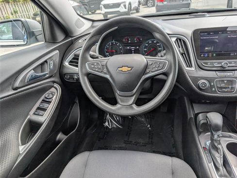 Used 2023 Chevrolet Malibu LS FWD image 16