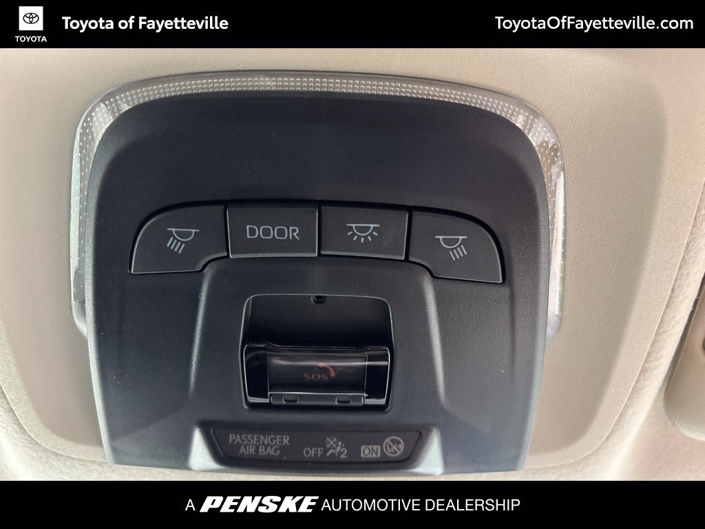 Used 2027 Toyota Corolla LE w/ LE Premium Package FWD image 13