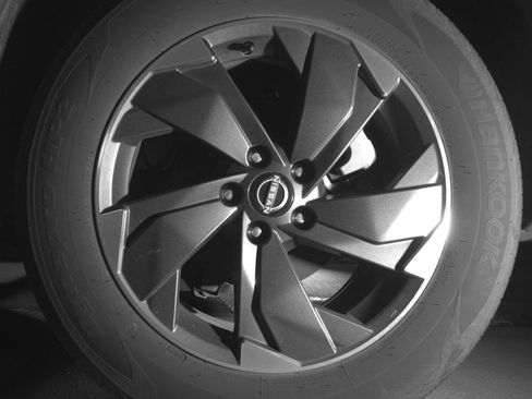 Used 2025 Nissan Rogue SV image 14