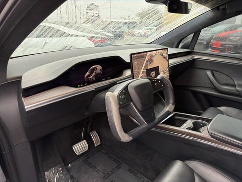 Used 2022 Tesla Model X image 29