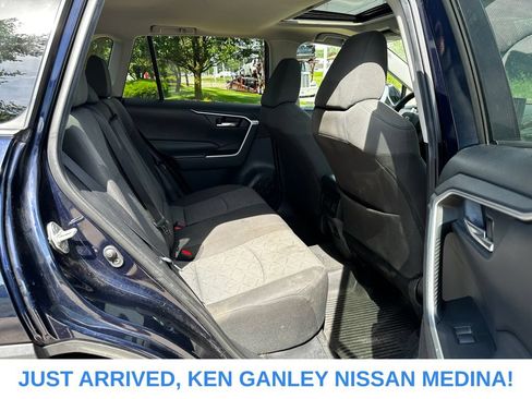 Used 2020 Toyota RAV4 XLE w/ Convenience Package AWD/4WD image 19