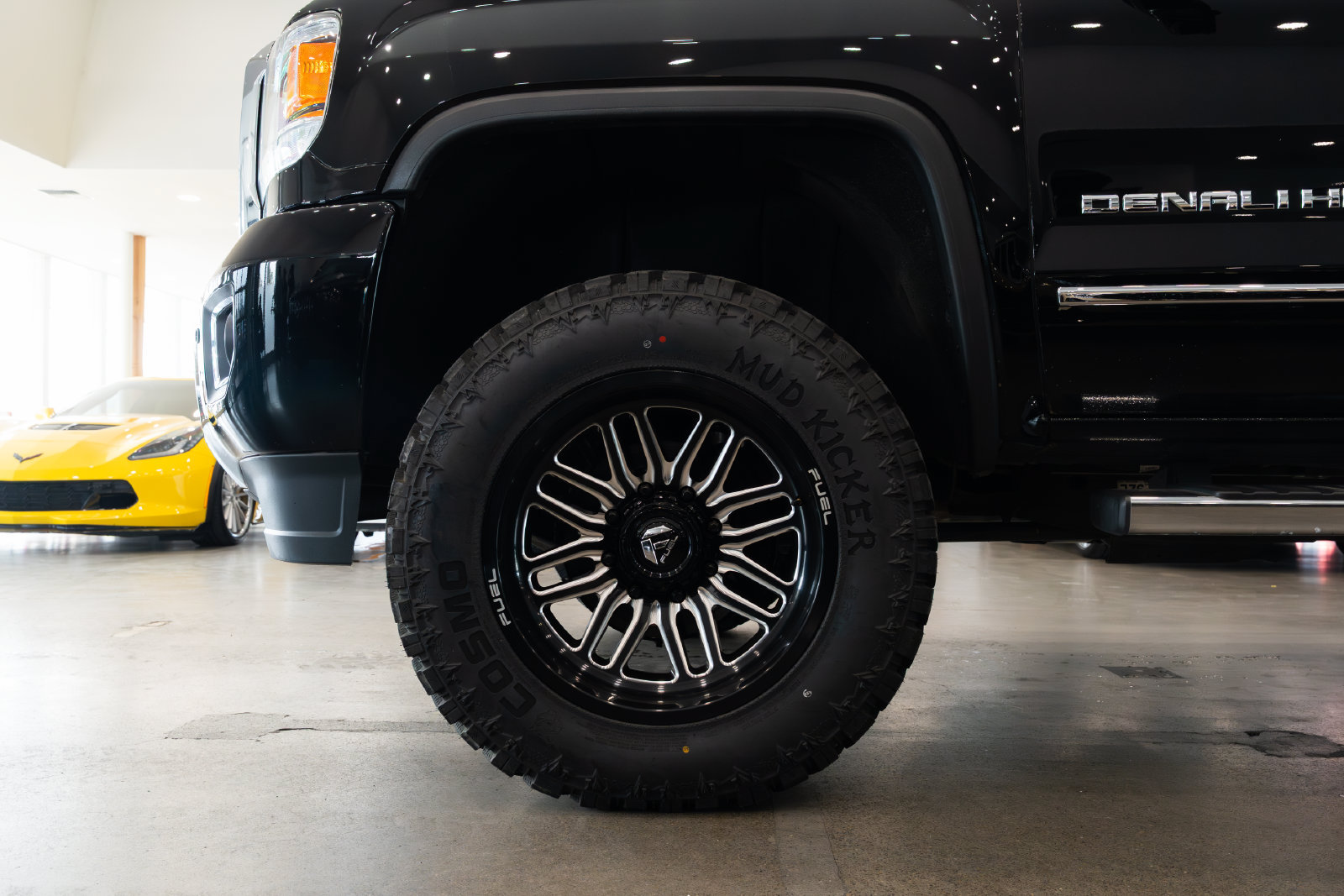 Used 2018 GMC Sierra 3500 Denali w/ Duramax Plus Package AWD/4WD image 7