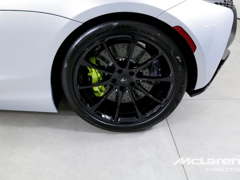 Used 2025 McLaren Artura Spider image 27