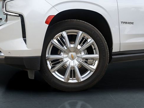 Used 2023 Chevrolet Tahoe High Country w/ Premium Package AWD/4WD image 4