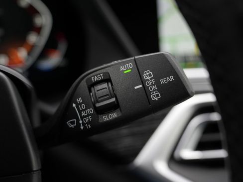 Used 2022 BMW X7 M50i w/ Dynamic Handling Package image 65