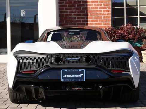 Used 2023 McLaren Artura image 5