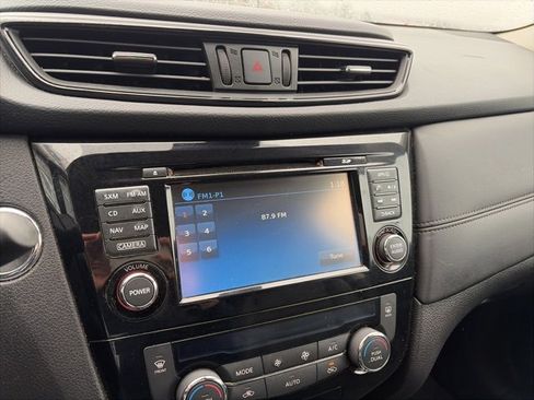 Used 2017 Nissan Rogue SL w/ SL Premium Package image 12