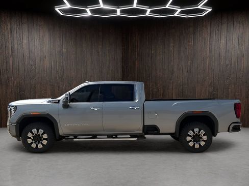 Used 2024 GMC Sierra 2500 Denali w/ Denali Reserve Package AWD/4WD image 4