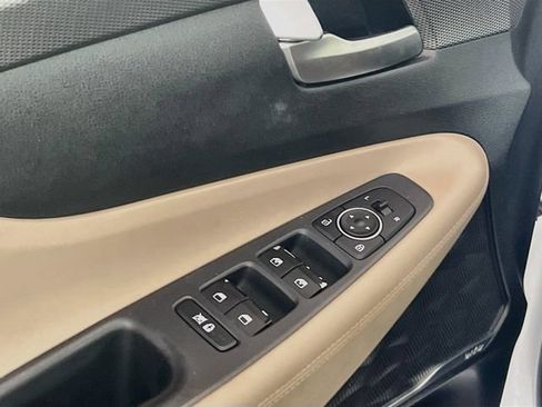 Used 2019 Hyundai Santa Fe SEL AWD/4WD image 16