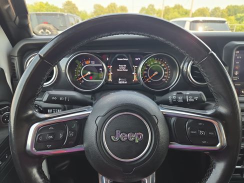 Used 2021 Jeep Wrangler Unlimited Sahara AWD/4WD image 10