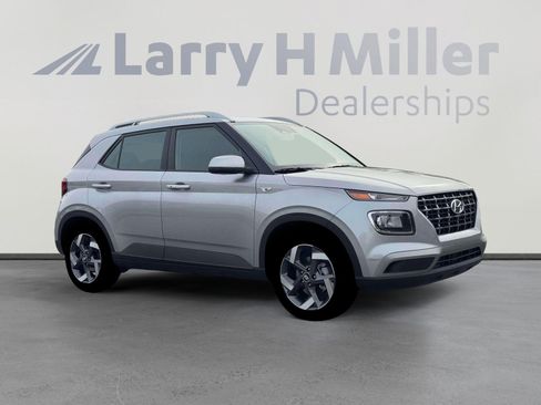 New 2026 Hyundai Venue SEL FWD image 10