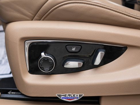 Used 2019 Cadillac Escalade ESV Platinum image 39