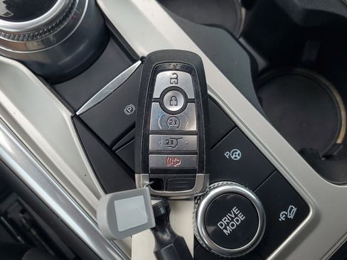 Used 2020 Ford Explorer Platinum w/ Premium Technology Package image 31