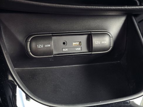 Used 2016 Kia Soul + w/ Audio Package FWD image 20