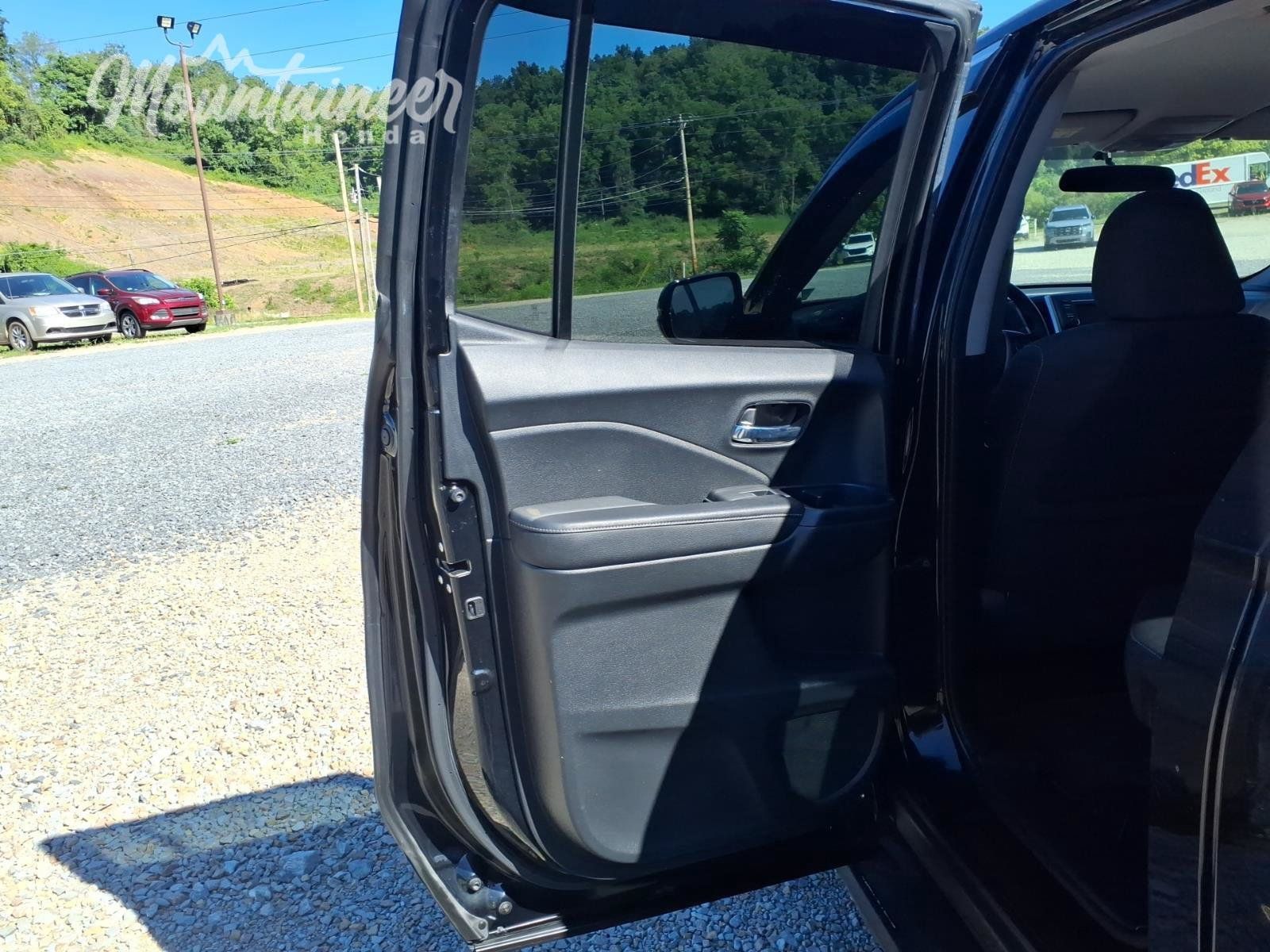 Used 2017 Honda Ridgeline Sport image 15