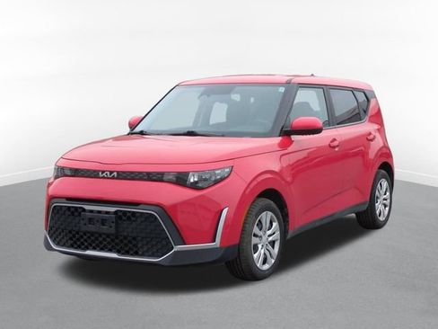 Used 2023 Kia Soul LX FWD image 5