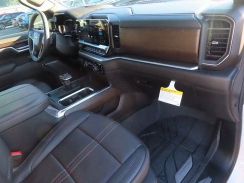 Certified 2025 Chevrolet Silverado 1500 High Country w/ Technology Package image 44