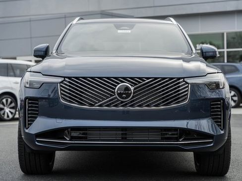 New 2026 Volvo XC90 T8 Plus image 2