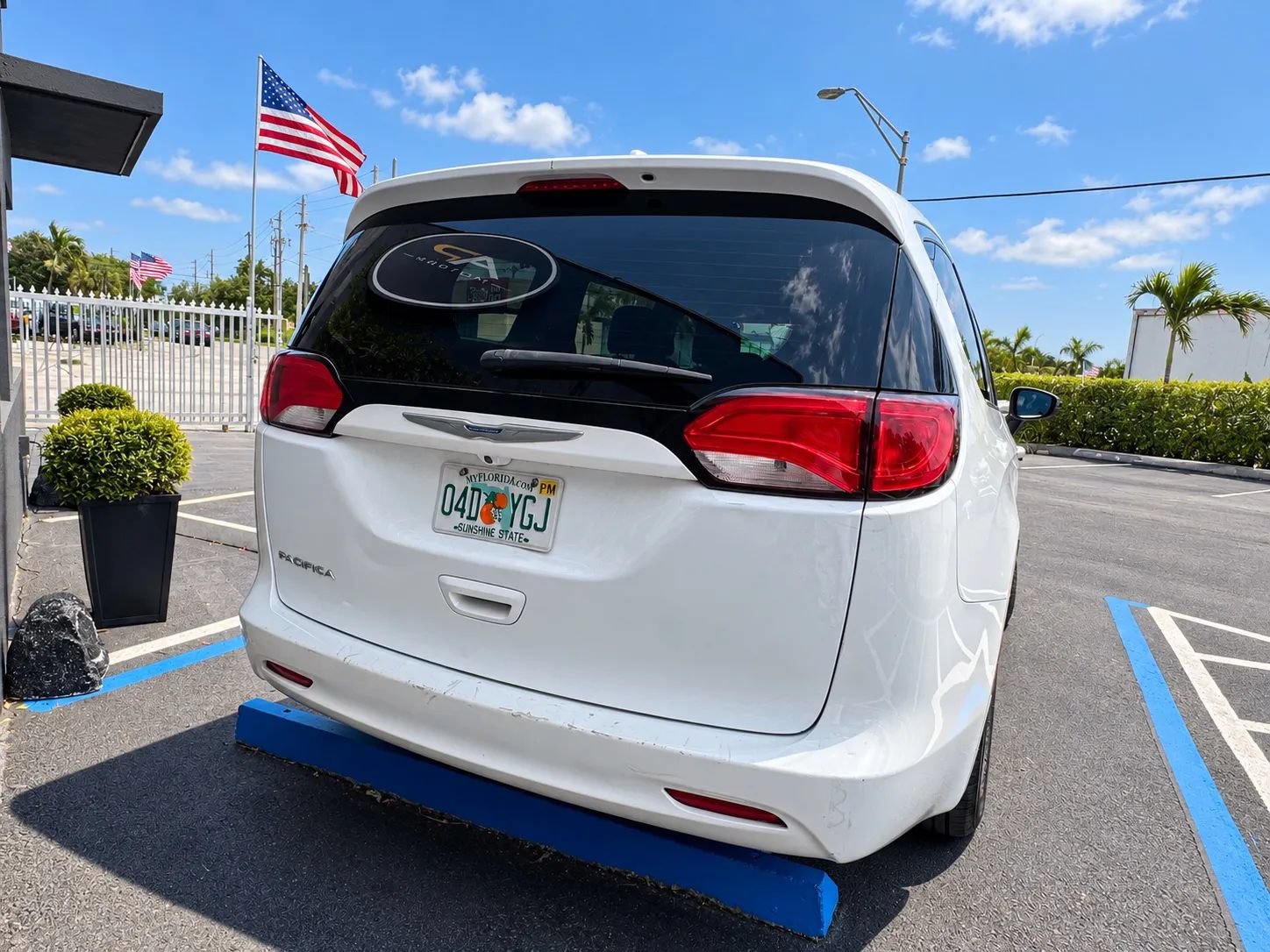 Used 2017 Chrysler Pacifica LX FWD image 7