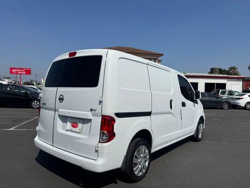 Used 2015 Nissan NV200 SV w/ Back Door Glass Package FWD image 10