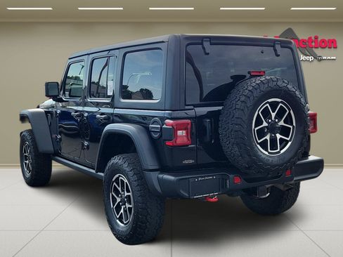 Used 2025 Jeep Wrangler Unlimited Rubicon AWD/4WD image 5