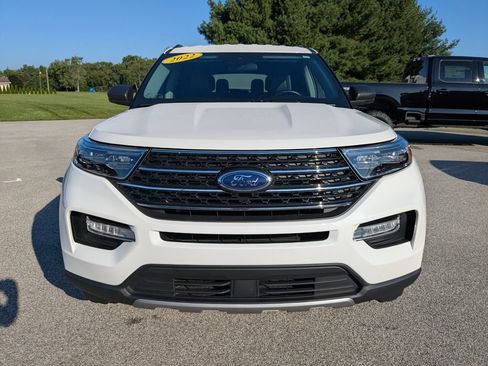 Used 2022 Ford Explorer XLT w/ Equipment Group 202A AWD/4WD image 2